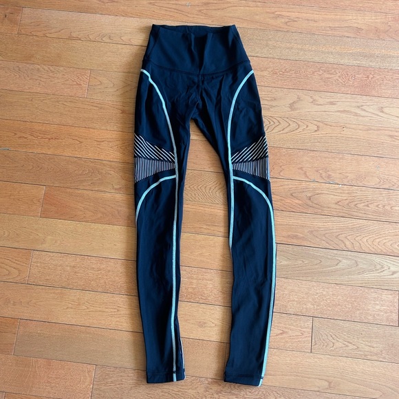 Lululemon Channel Your Energy Legging Tight Black White 2 - Picture 3 of 5